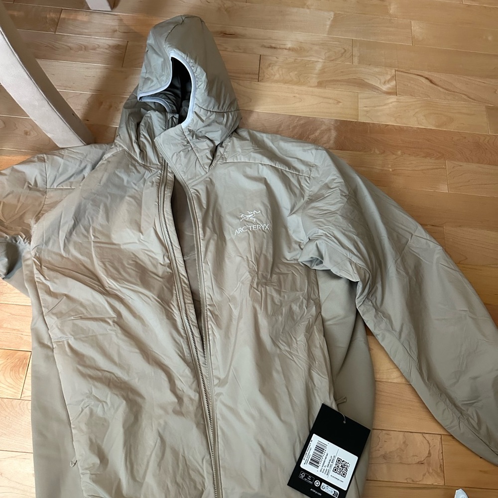 Arcteryx atom hoody men brand new extra large in size
